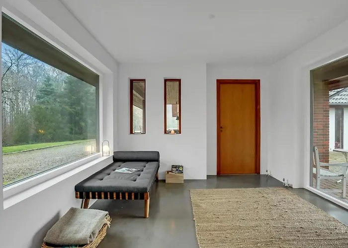 Vakantiehuis Lovely In With Wifi *